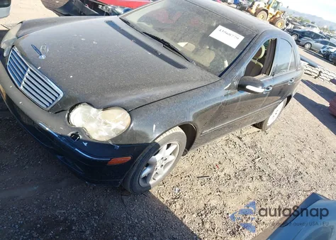 2002 Mercedes-Benz C 320 z USA, uszkodzony, nr VIN WDBRF64J32F224941